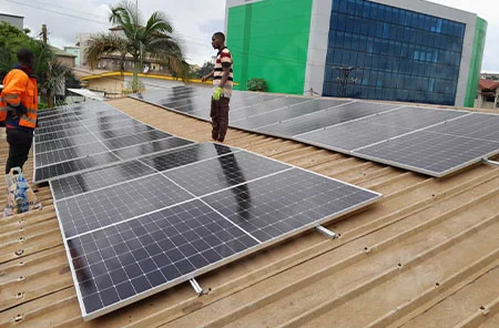 20FT 560W Mono Solar Panel in Cameroon